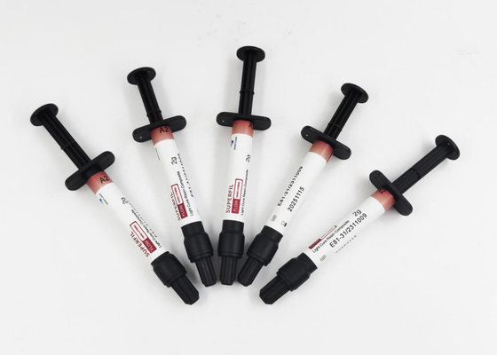 Vật liệu điền răng chảy 2g / ống tiêm Nano Hybrid Light Cure Composite
